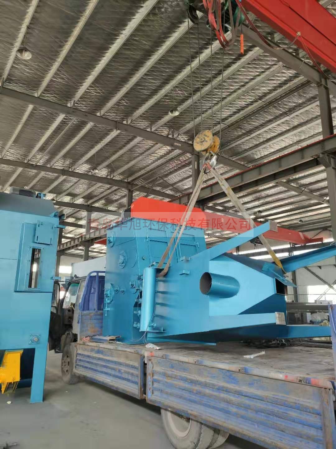 Q3210履帶式拋丸機裝車發(fā)貨現(xiàn)場圖