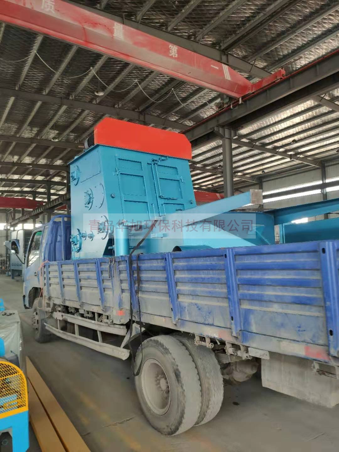 Q3210履帶式拋丸機裝車發(fā)貨現(xiàn)場圖