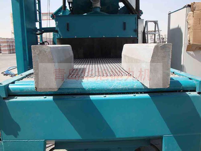 石材拋丸機(jī)清理路沿石